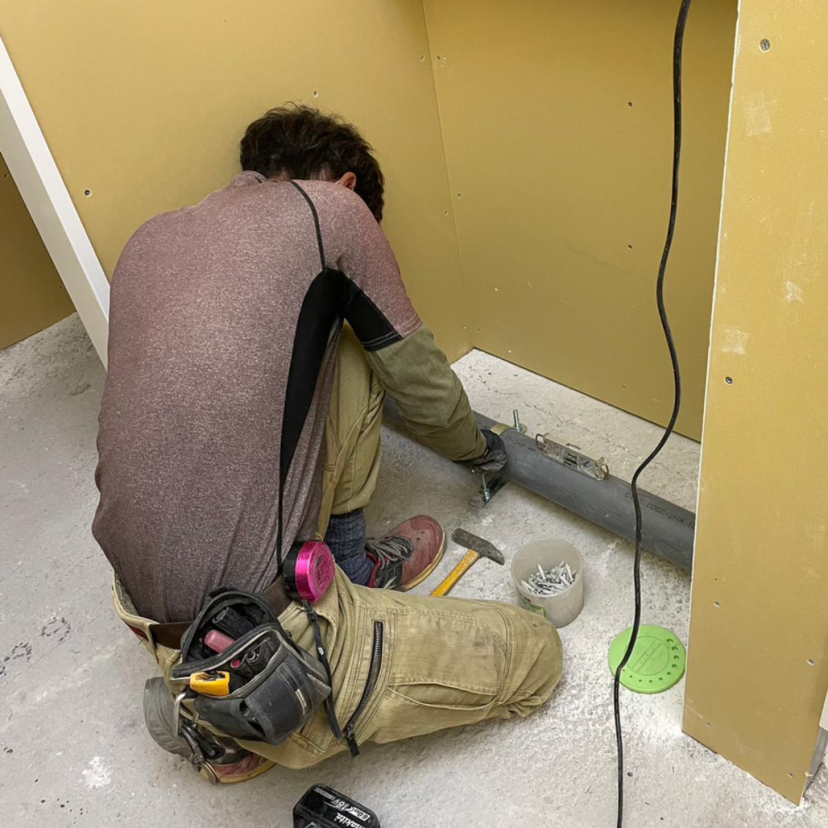 事務所改修工事レポート前編| 天井と骨組みを整える見えない部分の改修