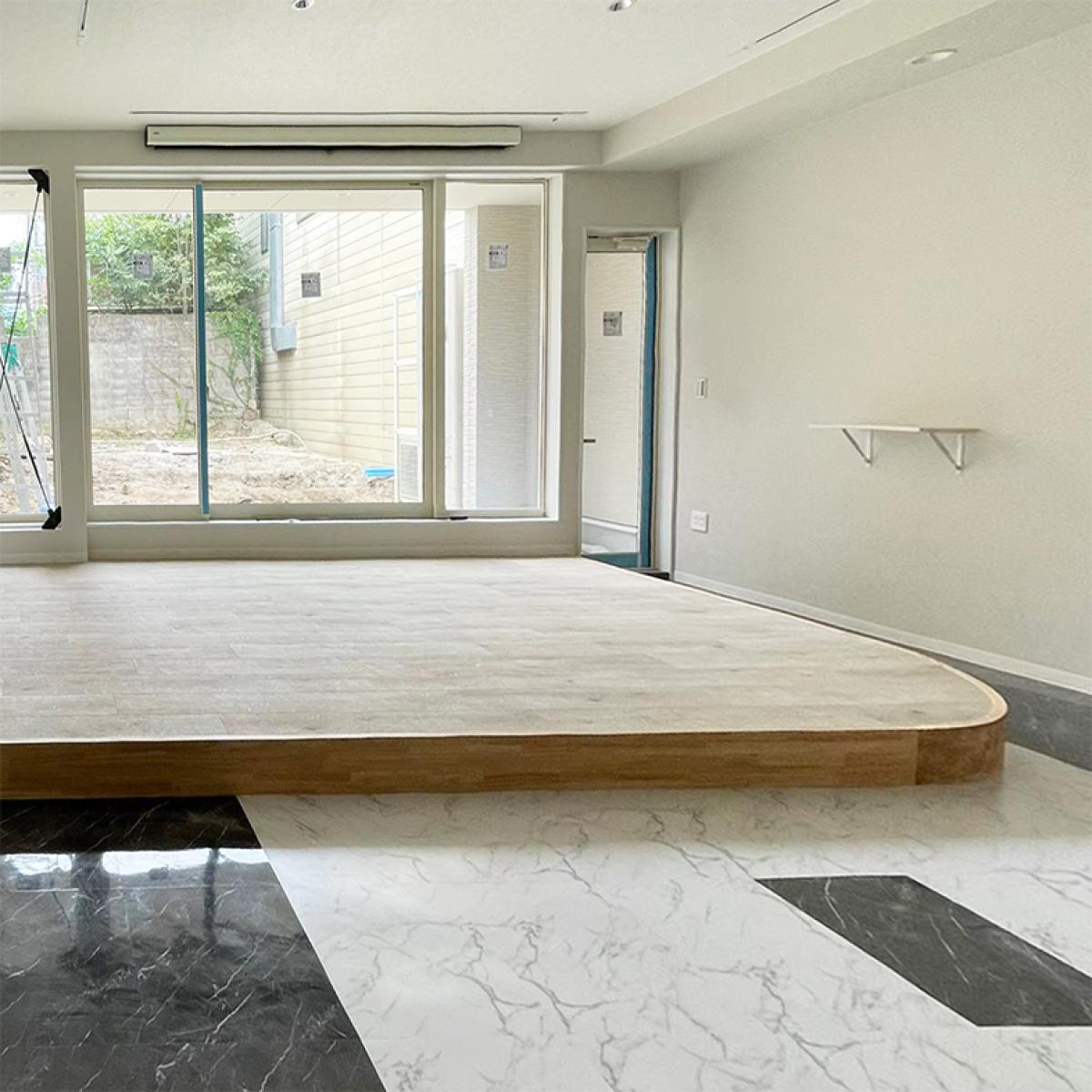 カフェ&バー新築店舗のクロス工事の様子をご紹介します