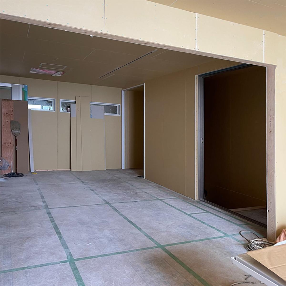 カフェ&バー新築店舗の2階内装工事の様子をご紹介します